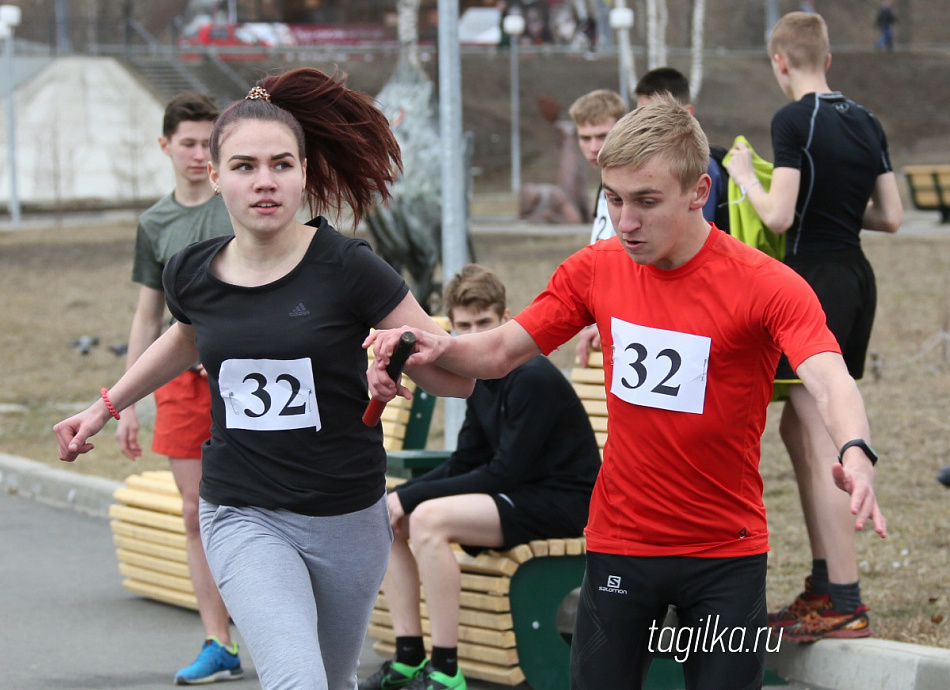 В Нижнем Тагиле прошла легкоатлетическая эстафета команд Ленинского района