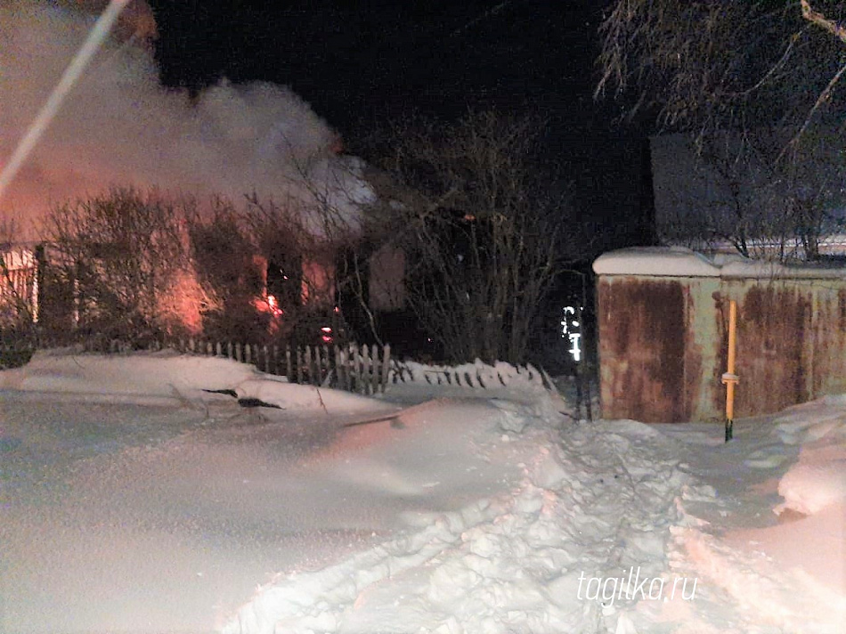 Под Нижним Тагилом при пожаре погибли двое  мужчин 