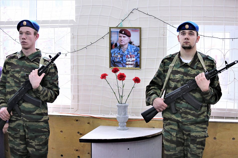 В Нижнем Тагиле на межрегиональном турнире по самбо почтили память Михаила Андриуцэ