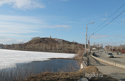 У светофоров на перекрестке рядом с Лисьей горой изменится режим работы