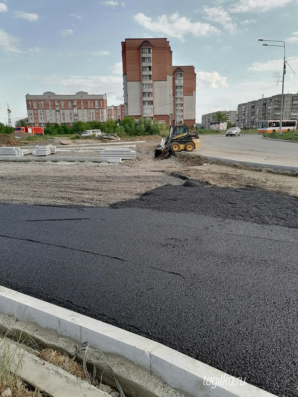 Началось асфальтирование дороги к мосту через Тагильский пруд 