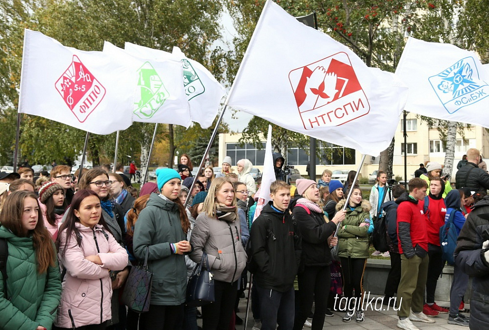 Общегородское посвящение в студенты состоялось в Нижнем Тагиле