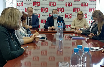  В редакции газеты «Тагильский рабочий» начался круглый стол на тему «Нижний Тагил накануне 300-летнего юбилея»