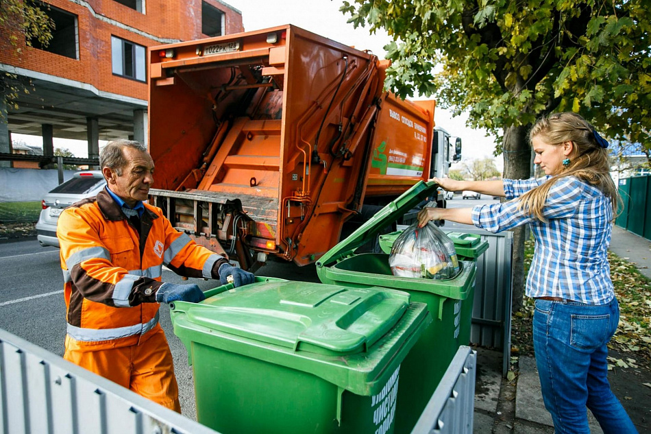 В нижнем Тагиле ежедневно на линии по сбору мусора работают 50 единиц спецтехники