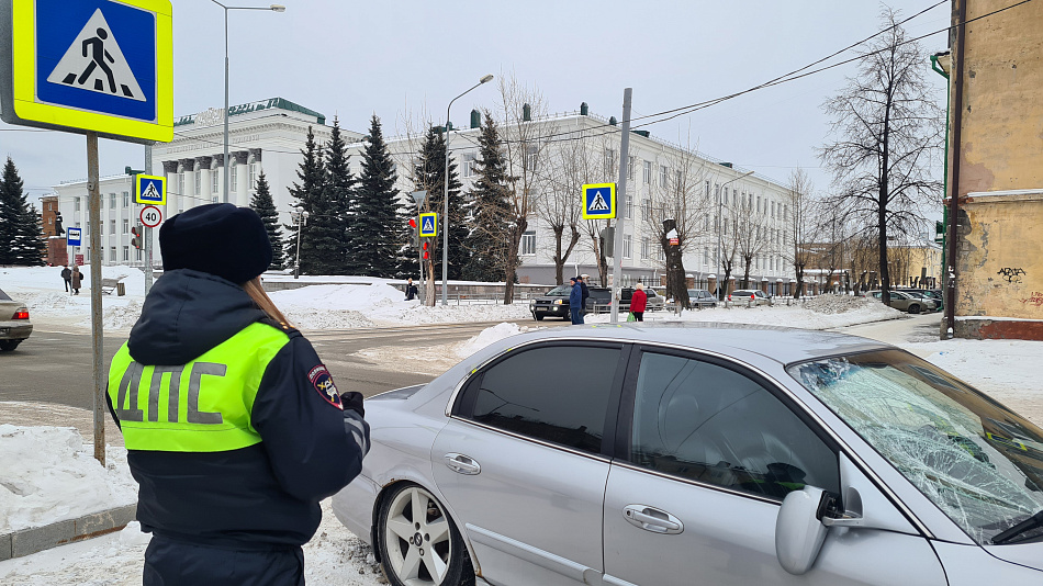 На Вагонке под колесами иномарки оказалась тагильчанка. Она переходила дорогу по «зебре»