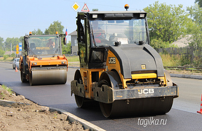 В Нижнем Тагиле начали укладывать асфальт на  Уральском проспекте