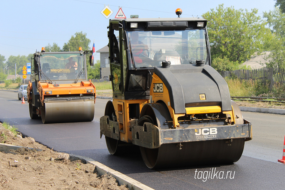 В Нижнем Тагиле начали укладывать асфальт на  Уральском проспекте