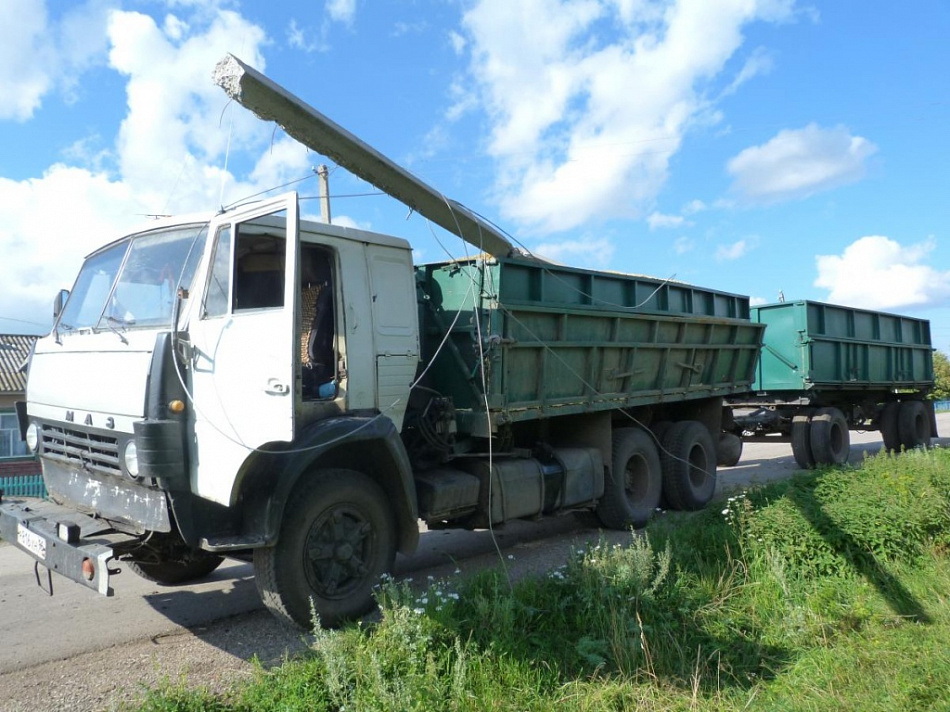 В уральской деревне КАМАЗ сбил ребенка